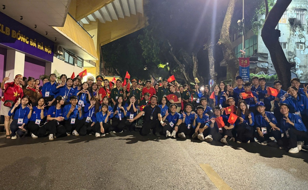 Thanh niên Thủ đô xuyên đêm “góp sức” cho sự kiện A80 Thanh niên Thủ đô xuyên đêm “góp sức” cho sự kiện A80