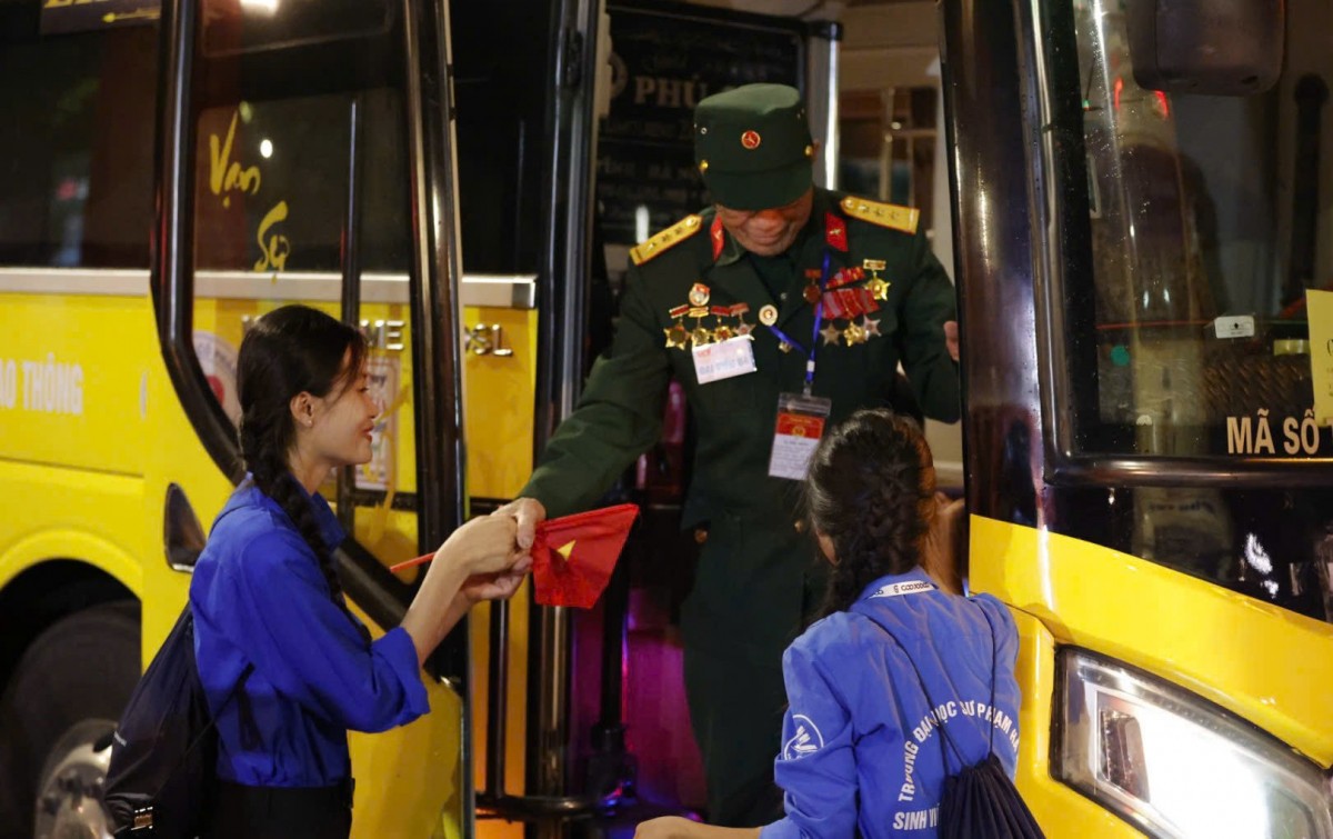 Tinh thần tình nguyện, cống hiến không ngừng của tuổi trẻ Thủ đô tiếp tục được lan tỏa Tinh thần tình nguyện, cống hiến không ngừng của tuổi trẻ Thủ đô tiếp tục được lan tỏa