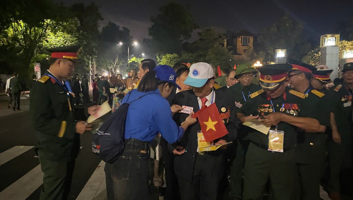 Thanh niên Thủ đô xuyên đêm “góp sức” cho sự kiện A80 Thanh niên Thủ đô xuyên đêm “góp sức” cho sự kiện A80