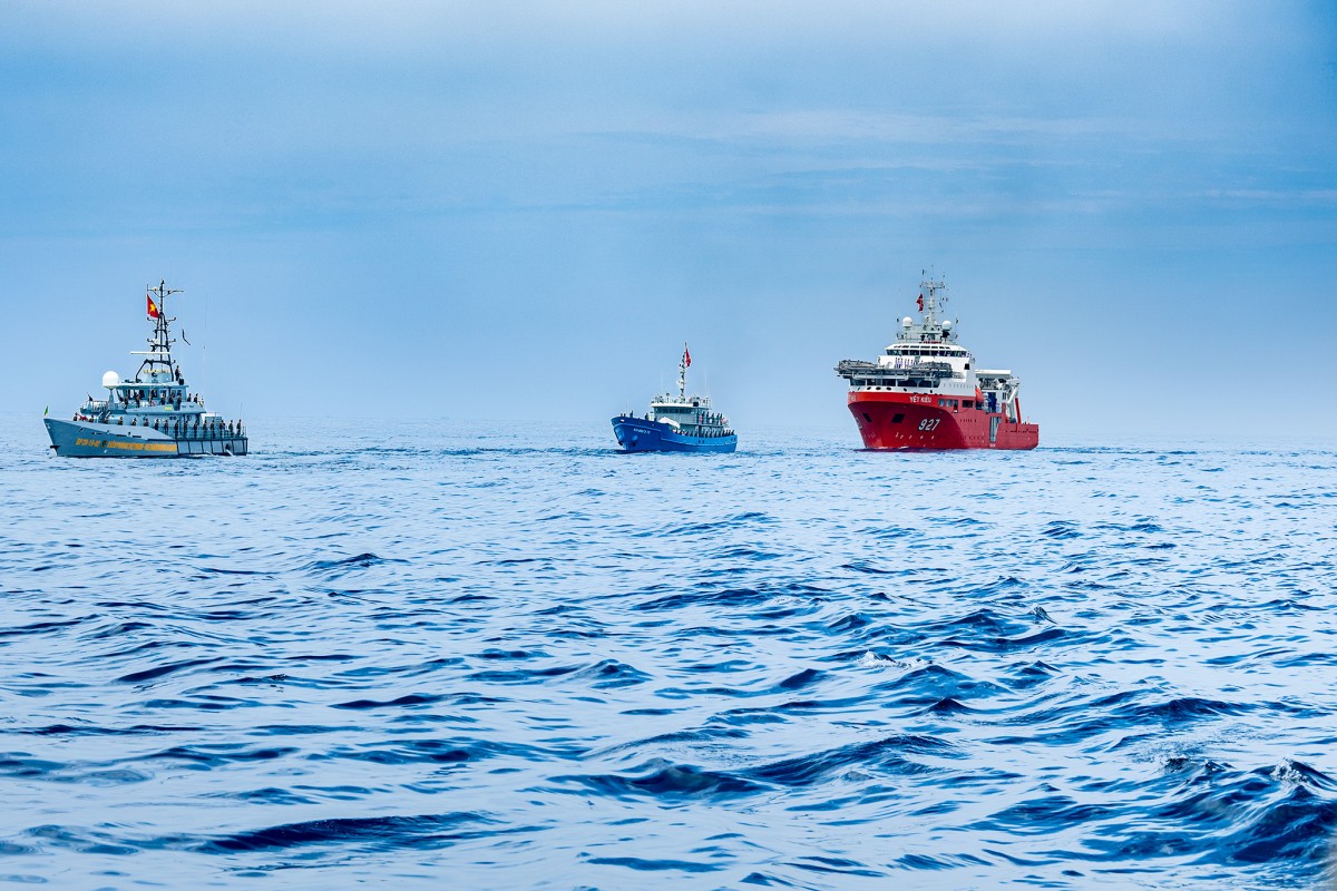 Hình ảnh diễu binh các lực lượng vũ trang trên biển