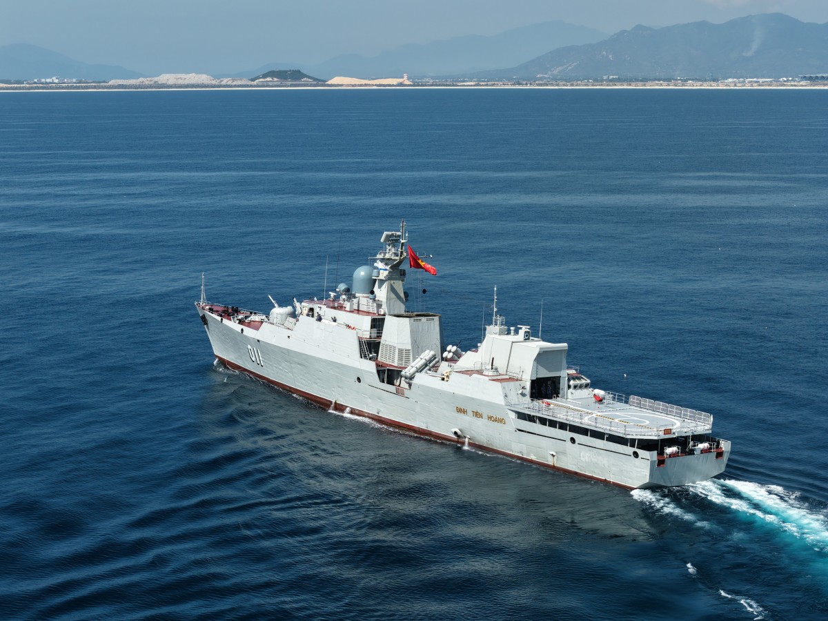 Hình ảnh diễu binh các lực lượng vũ trang trên biển