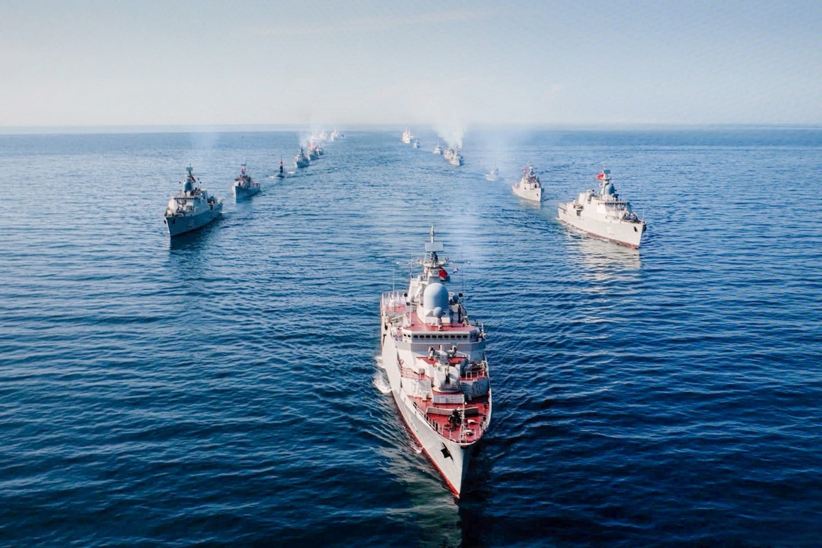 Hình ảnh diễu binh các lực lượng vũ trang trên biển