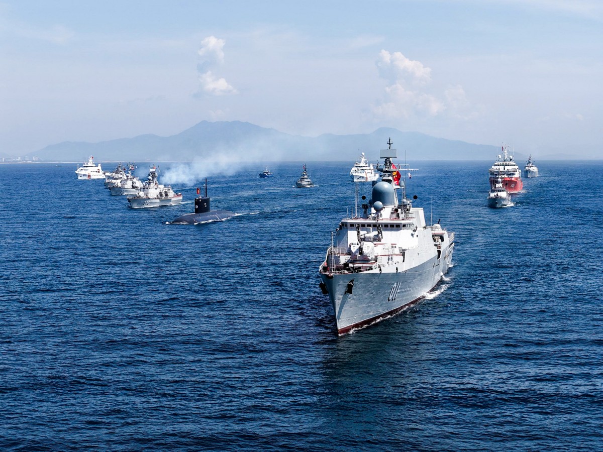 Hình ảnh diễu binh các lực lượng vũ trang trên biển