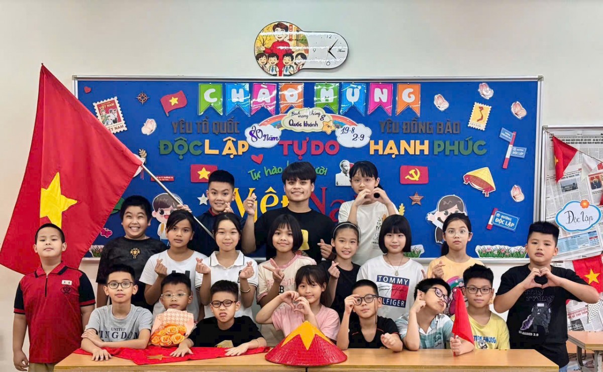 Tình yêu quê hương đất nước từ ngọn lửa cựu chiến binh đến khát vọng tuổi trẻ Tình yêu quê hương đất nước từ ngọn lửa cựu chiến binh đến khát vọng tuổi trẻ