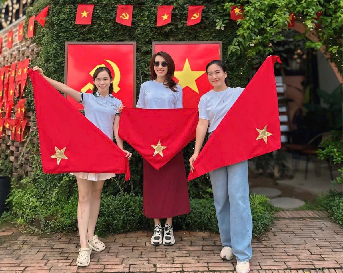 Tình yêu quê hương đất nước từ ngọn lửa cựu chiến binh đến khát vọng tuổi trẻ Tình yêu quê hương đất nước từ ngọn lửa cựu chiến binh đến khát vọng tuổi trẻ