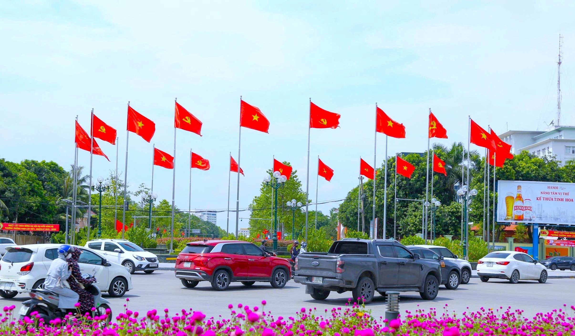 Người dân quê Bác xúc động hướng về lễ diễu binh ở Ba Đình