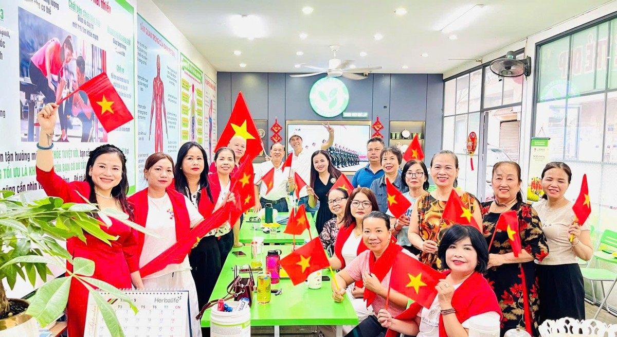 Người dân quê Bác xúc động hướng về lễ diễu binh ở Ba Đình