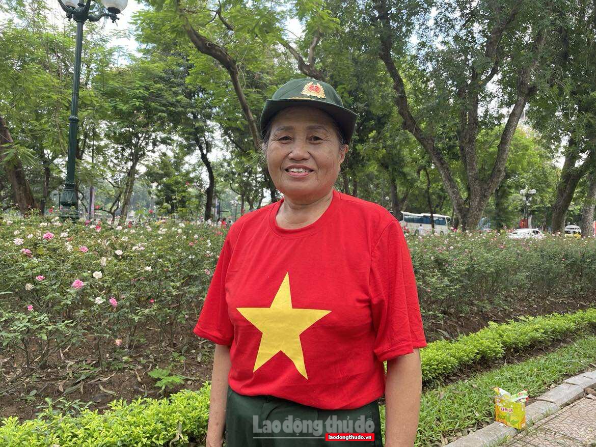 Người dân được chăm sóc chu đáo trong ngày hội lớn của non sông