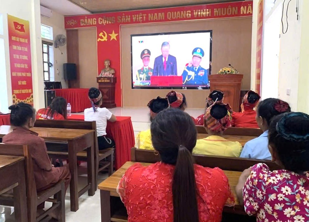 Người dân quê Bác xúc động hướng về lễ diễu binh ở Ba Đình