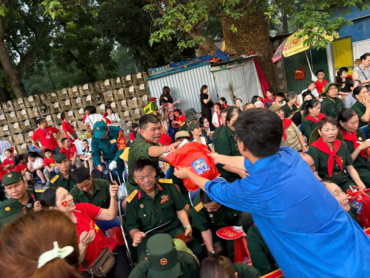 Những “cánh tay nối dài” âm thầm góp phần làm nên thành công Đại lễ A80