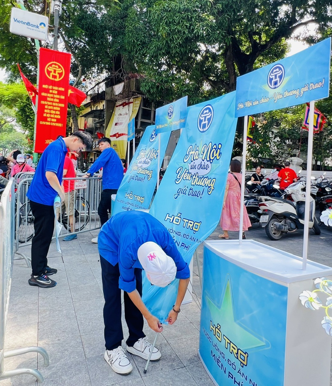 Những “cánh tay nối dài” âm thầm góp phần làm nên thành công Đại lễ A80