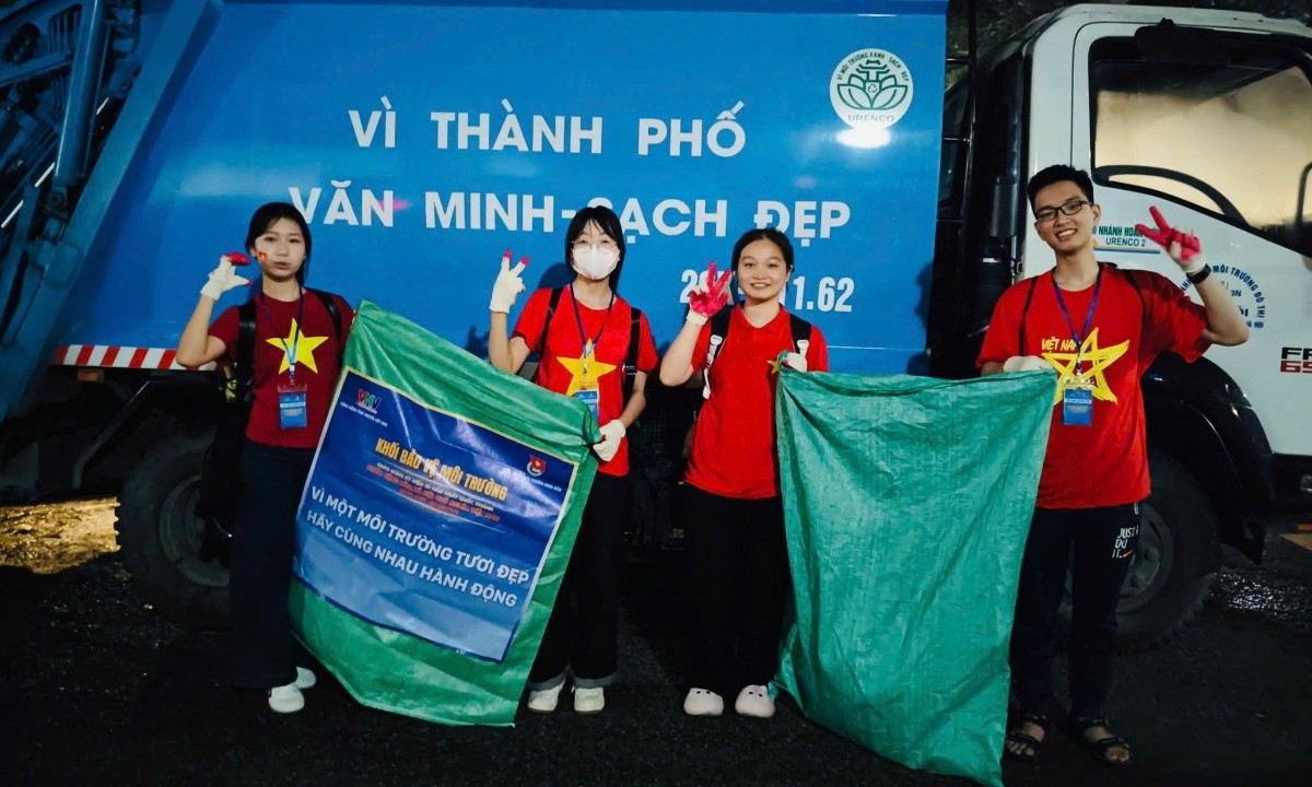 Những người thầm lặng giữ cho Thủ đô Hà Nội xanh - sạch - đẹp