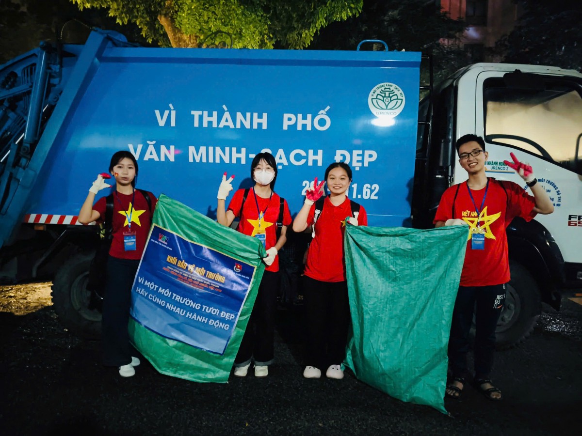 Những người thầm lặng giữ cho Thủ đô Hà Nội xanh - sạch - đẹp