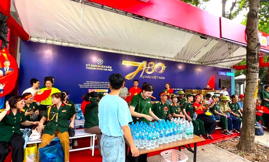 Kỳ 1: Hà Nội trong lòng bạn bè bốn phương