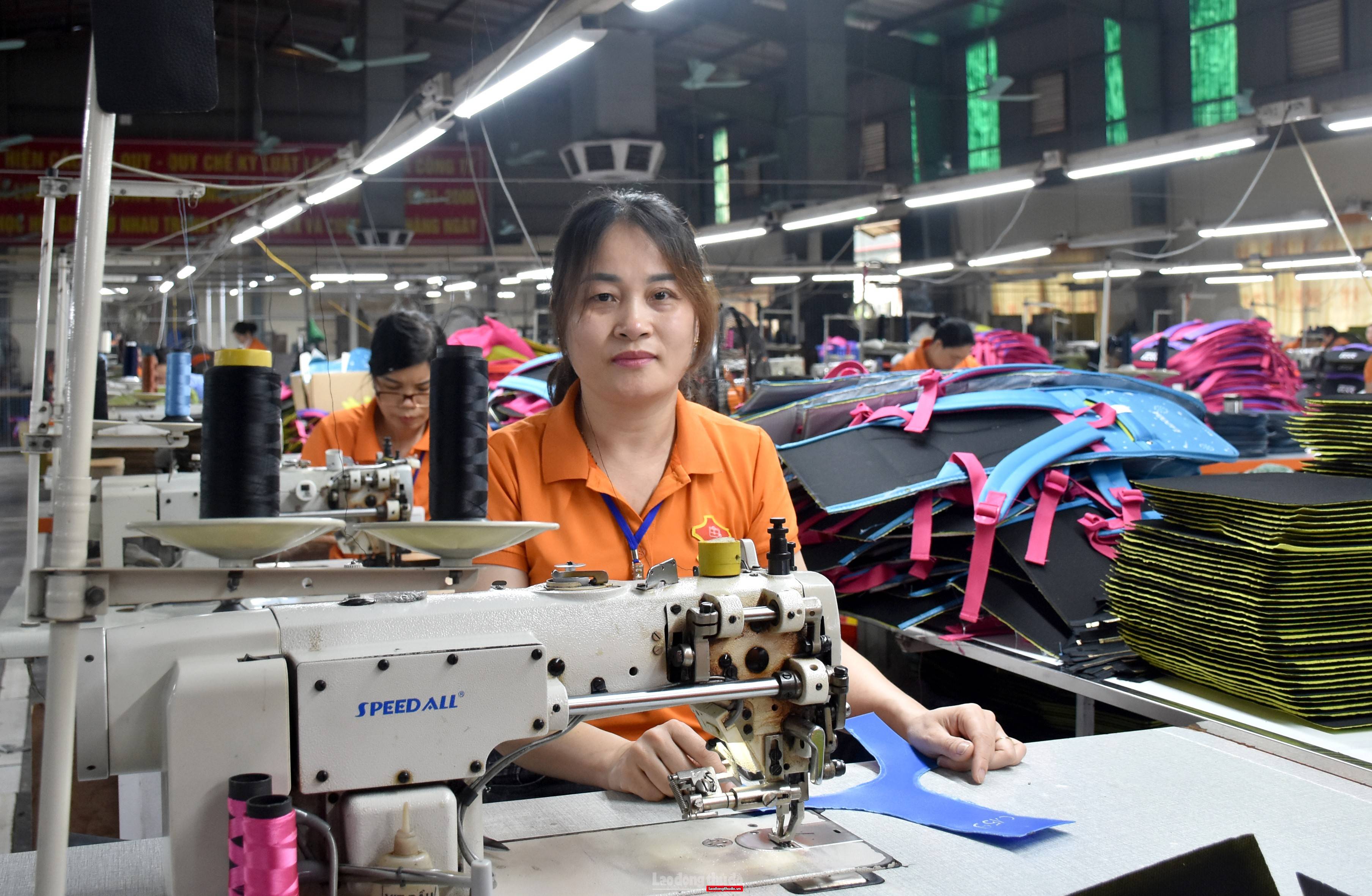 Nữ công nhân giỏi luôn truyền cảm hứng lao động sáng tạo cho đồng nghiệp