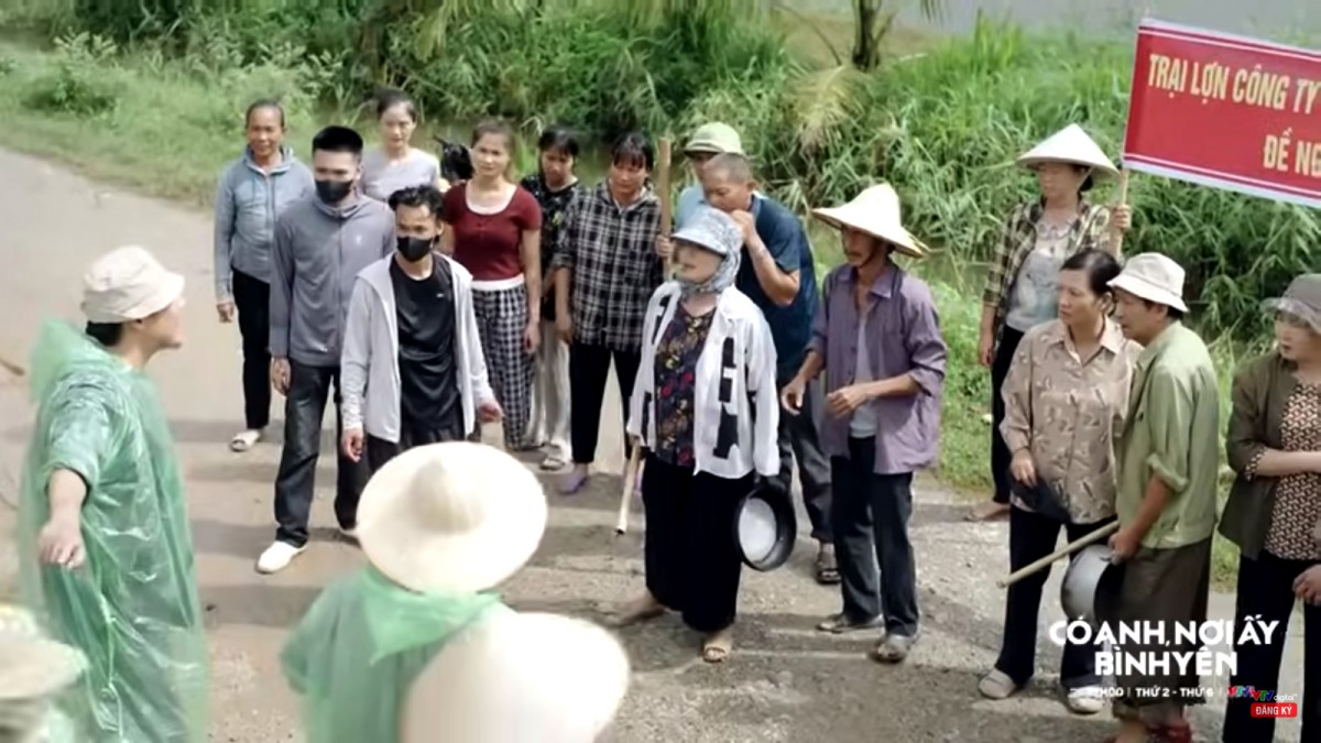 “Có anh, nơi ấy bình yên” tập 22: Người dân phản đối, Xuân và Huy đối mặt căng thẳng tại trại lợn Hồng Phát