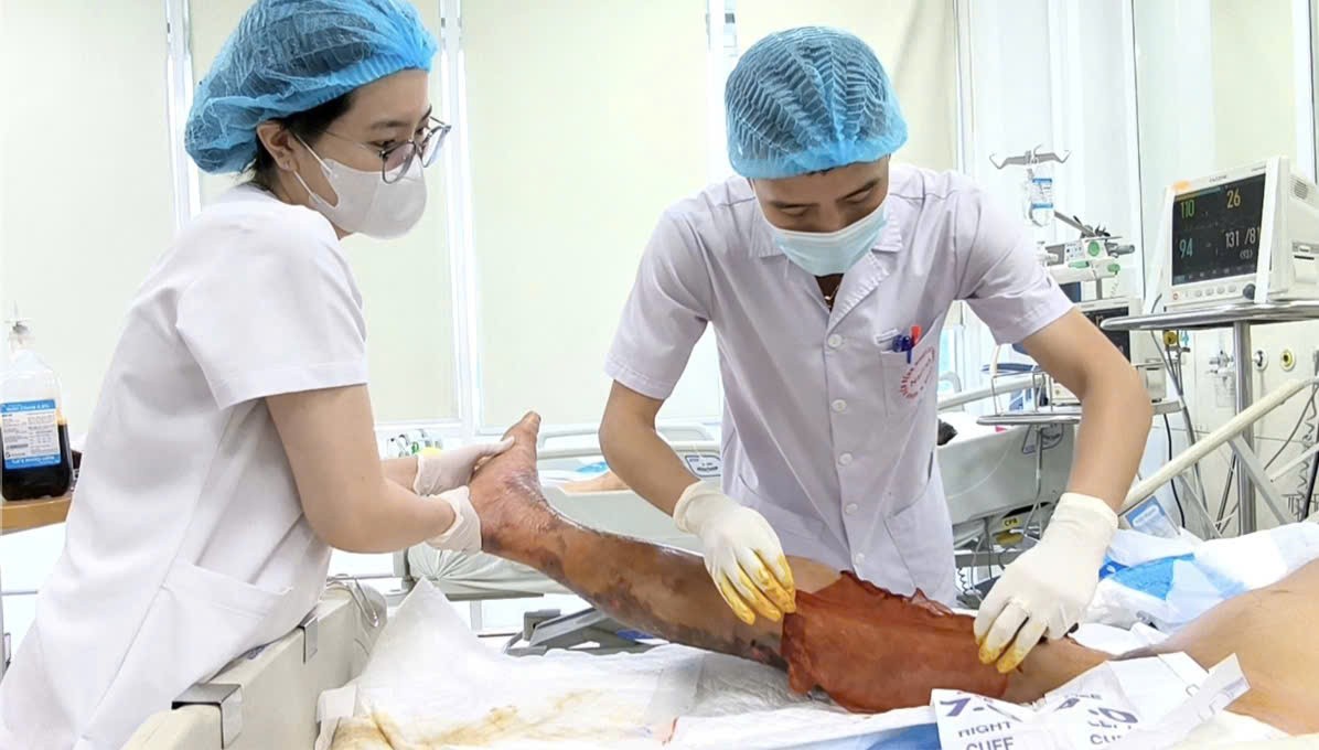 Người đàn ông suy đa tạng, nguy cơ tử vong do chủ quan khi bị gai đâm