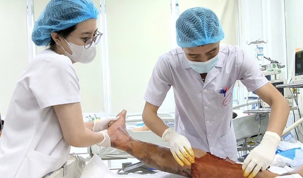 Người đàn ông suy đa tạng, nguy cơ tử vong do chủ quan khi bị gai đâm