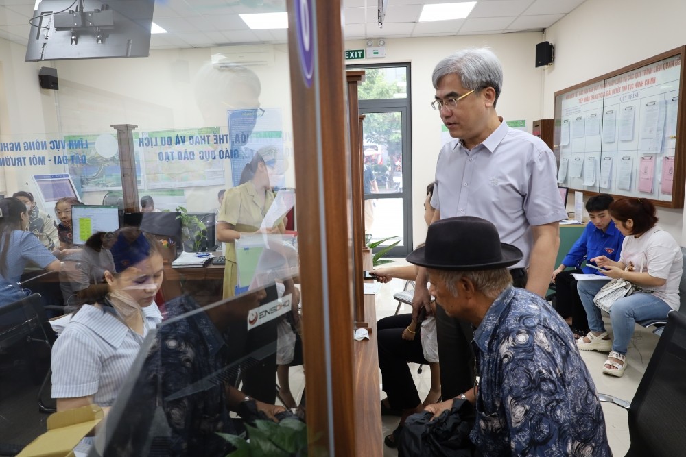 Chuyển đổi số gắn với cải cách hành chính: Chính quyền quyết tâm, nhân dân đồng thuận