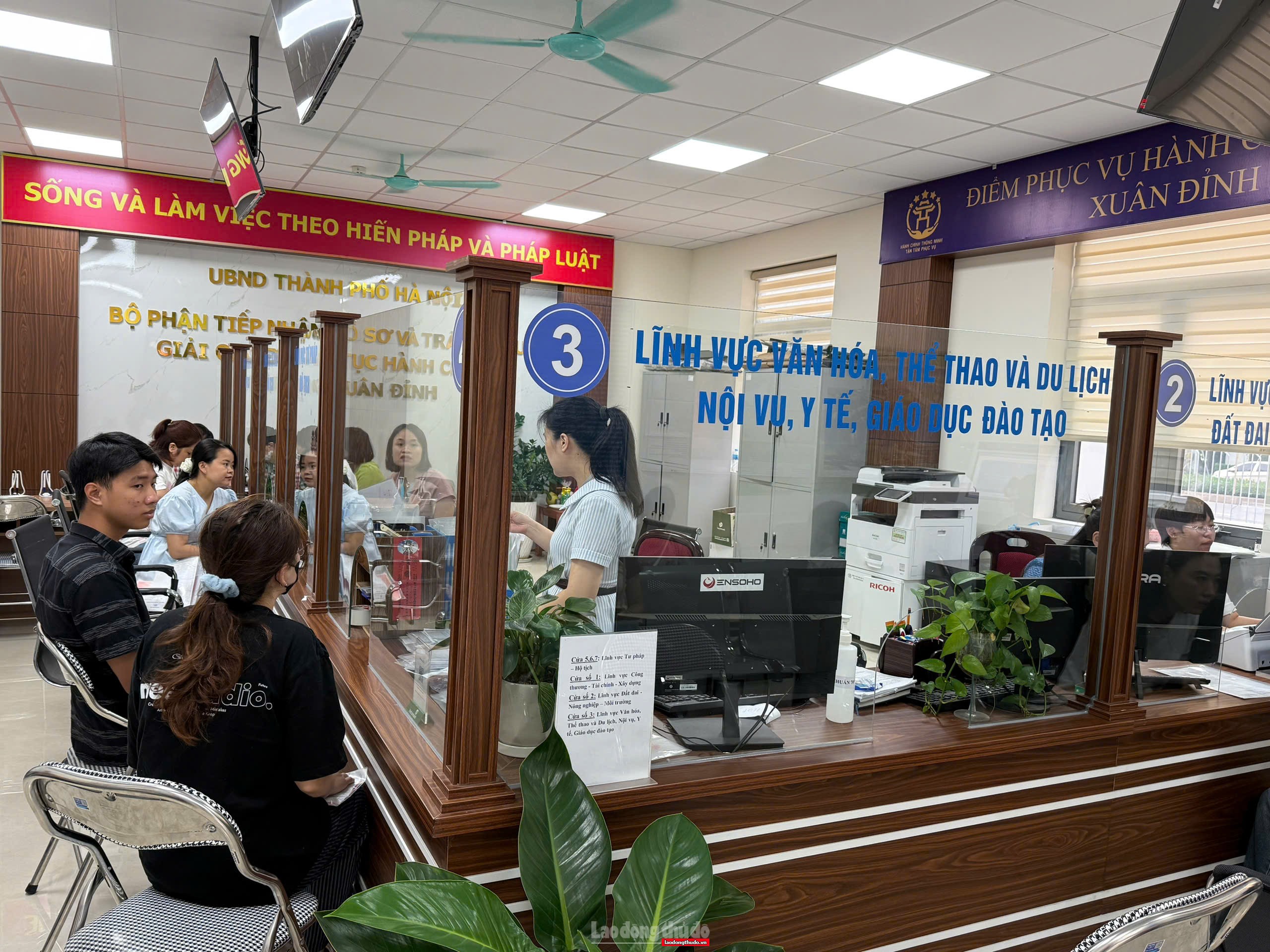 Chuyển đổi số gắn với cải cách hành chính: Chính quyền quyết tâm, nhân dân đồng thuận