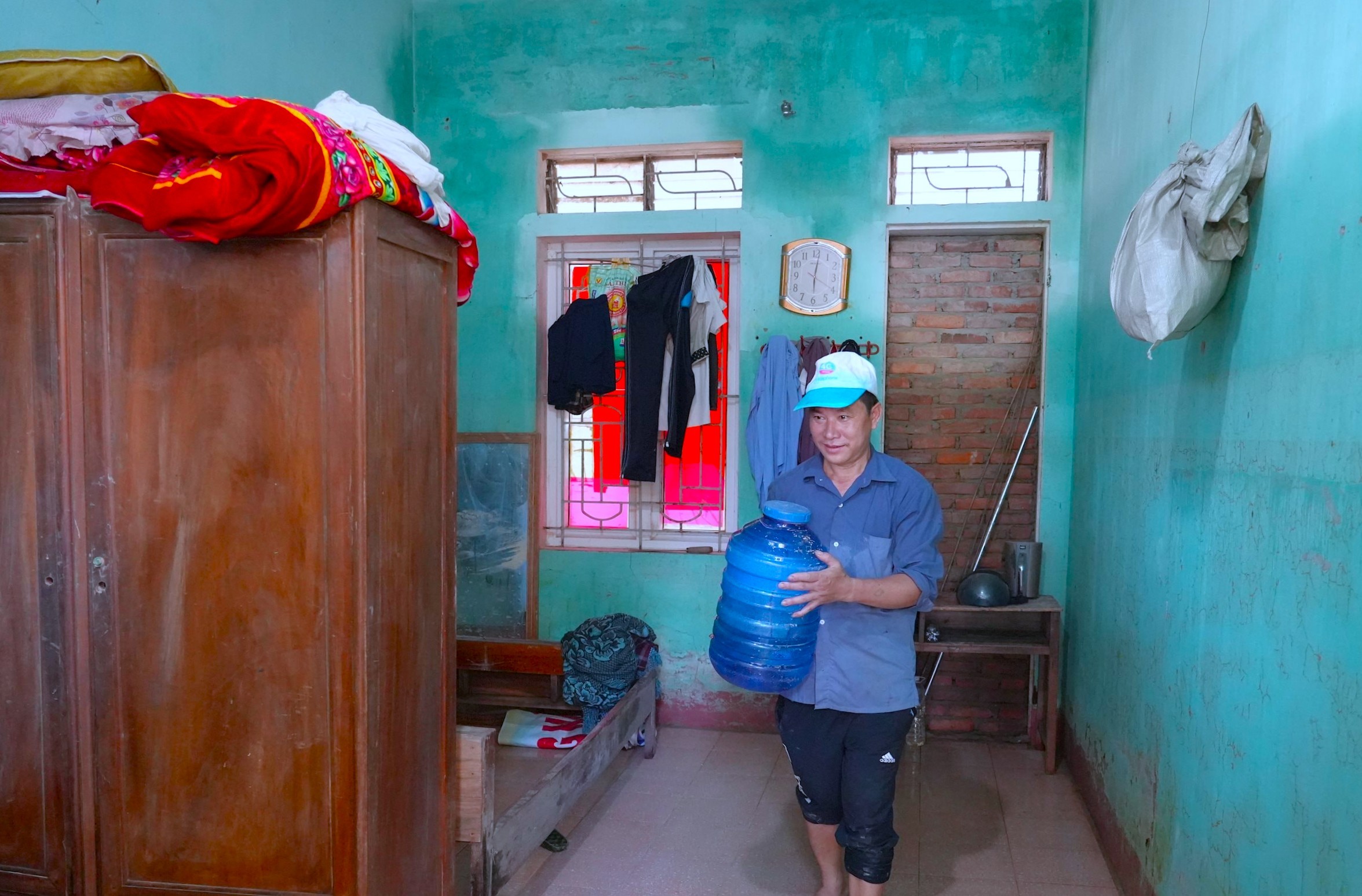 Niềm vui khai giảng có thể chưa trọn vẹn nhưng luôn cố gắng vì học sinh thân yêu Niềm vui khai giảng có thể chưa trọn vẹn nhưng luôn cố gắng vì học sinh thân yêu