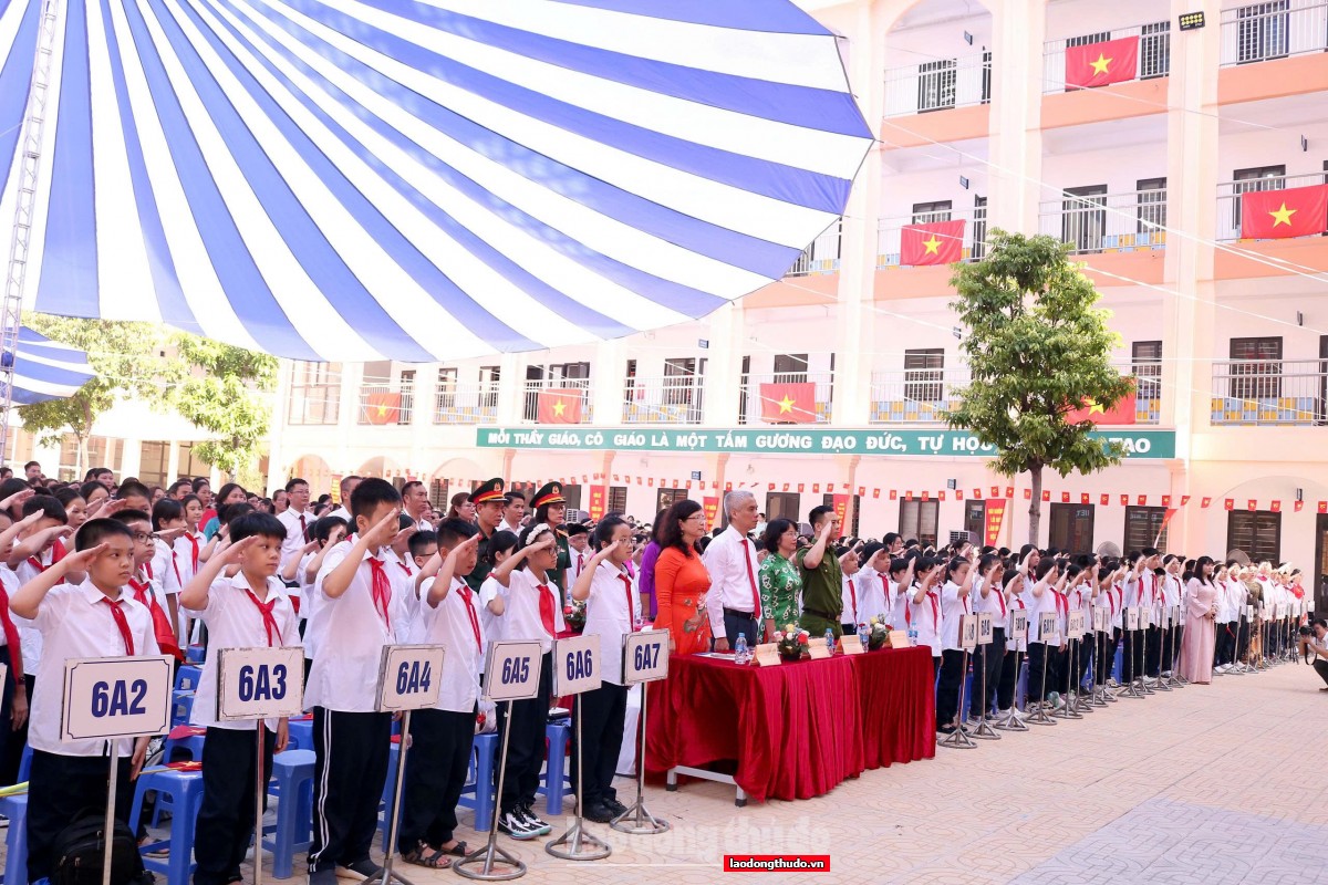 Khai giảng năm học 2025-2026: Kết nối từ trái tim, bồi đắp khát vọng tri thức