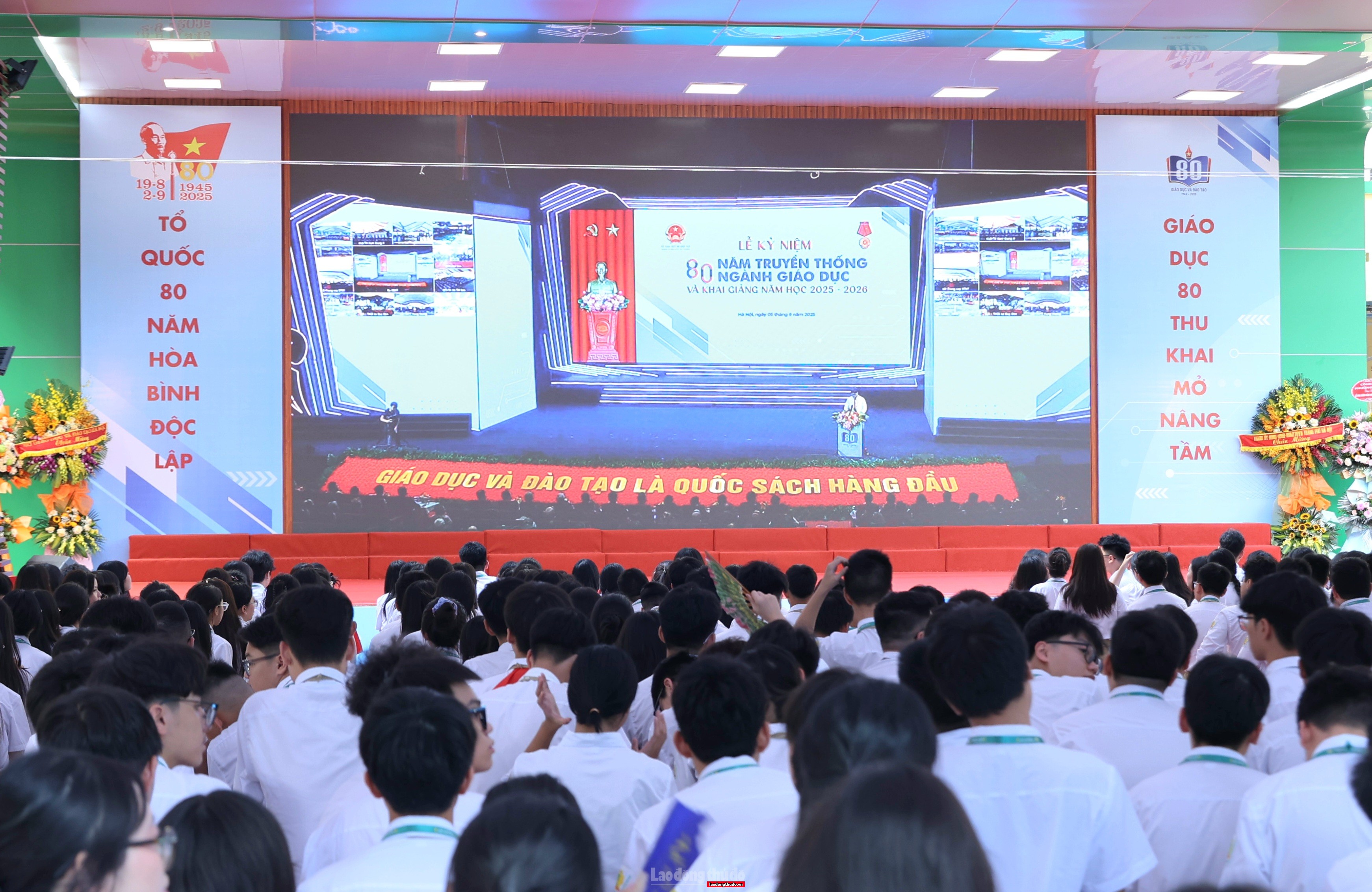 Lãnh đạo thành phố Hà Nội dự Lễ khai giảng tại điểm cầu Trường THPT Phan Huy Chú