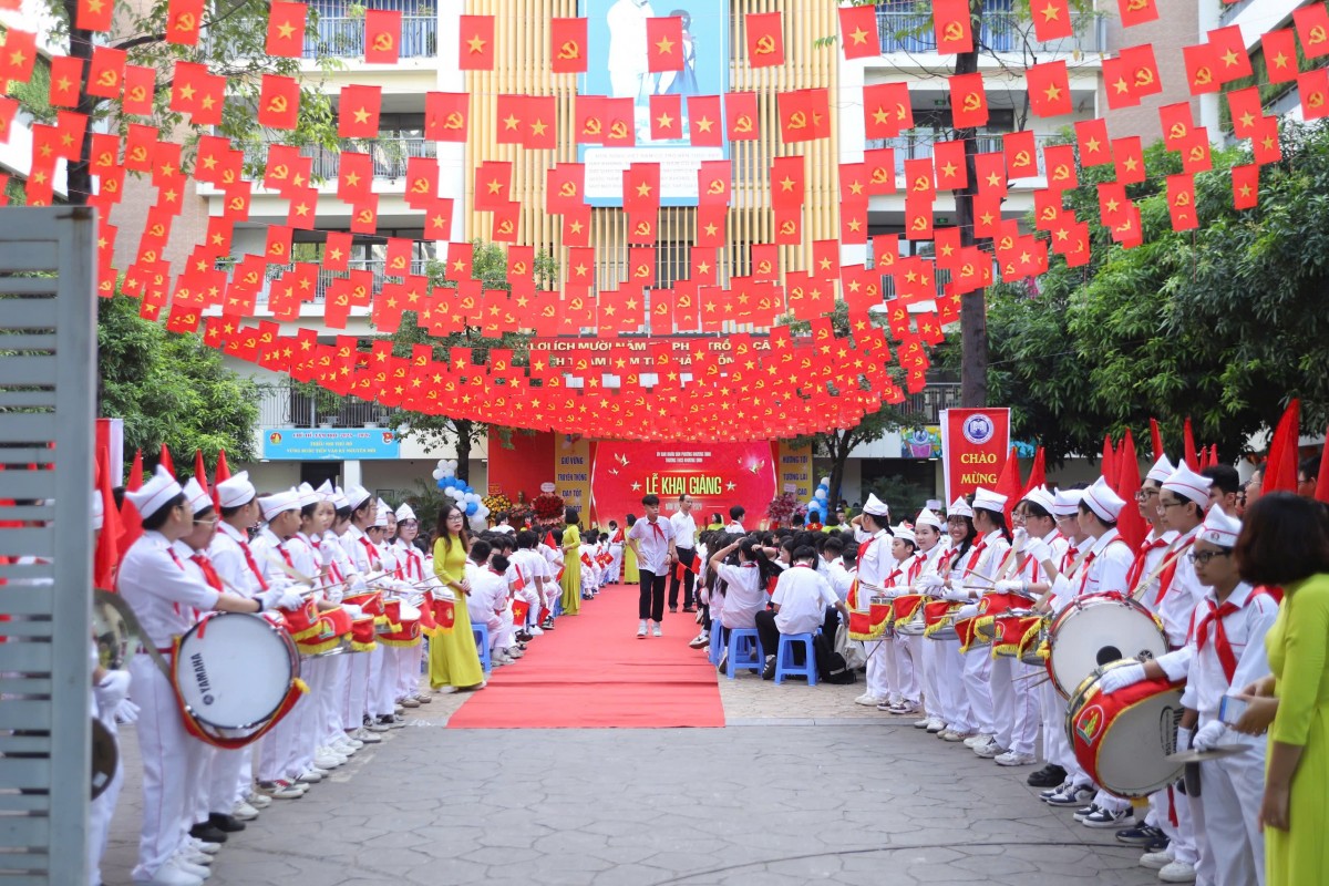 Hà Nội sáng 5/9: Khai giảng an toàn, thông suốt