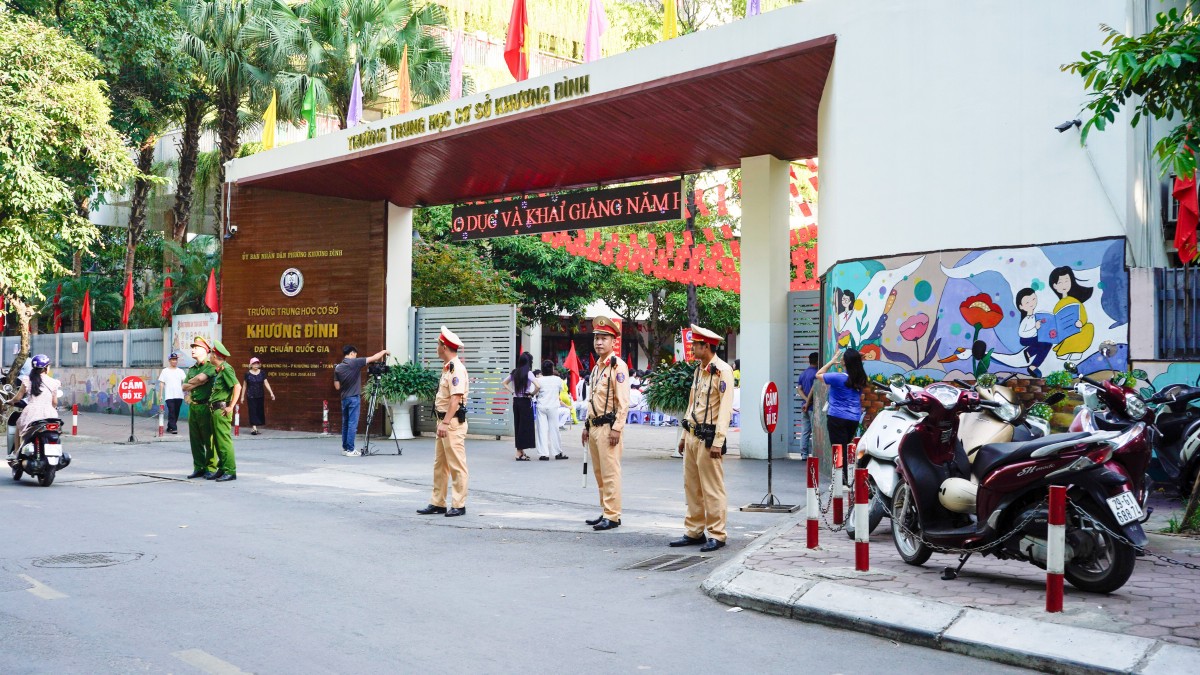 Hà Nội sáng 5/9: Khai giảng an toàn, thông suốt