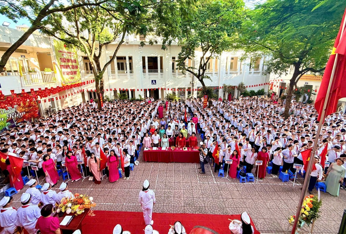 Học sinh Thủ đô rộn ràng đón Lễ khai giảng năm học mới