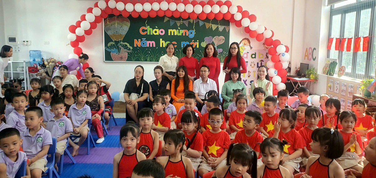 Học sinh Thủ đô rộn ràng đón Lễ khai giảng năm học mới