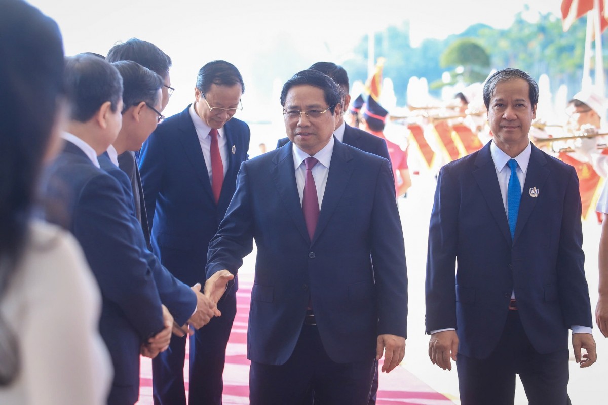 Dẫn dắt phát triển quốc gia bằng giáo dục; lấy chất lượng, công bằng, hội nhập, hiệu quả làm thước đo