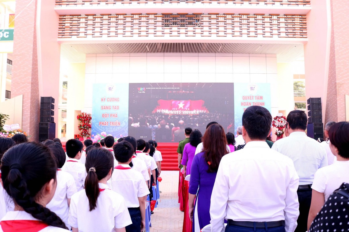 Học sinh Thủ đô rộn ràng đón Lễ khai giảng năm học mới