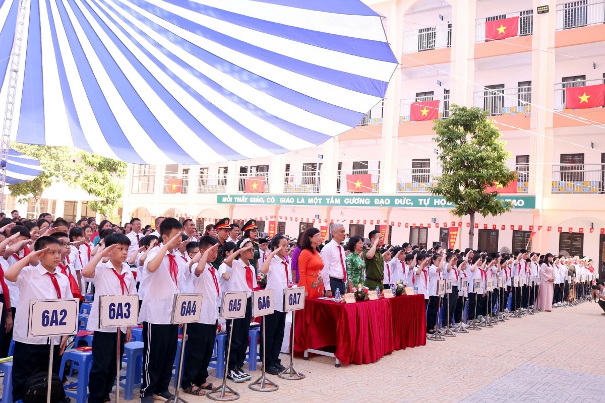 Học sinh Thủ đô rộn ràng đón Lễ khai giảng năm học mới