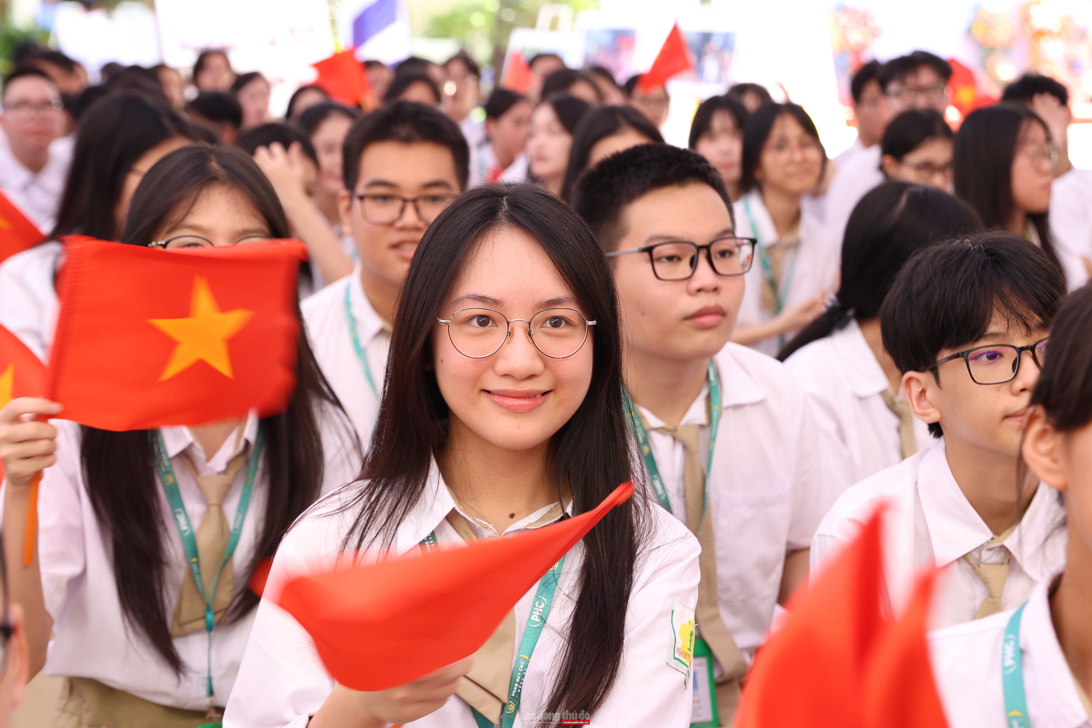 Lãnh đạo thành phố Hà Nội dự Lễ khai giảng tại điểm cầu Trường THPT Phan Huy Chú