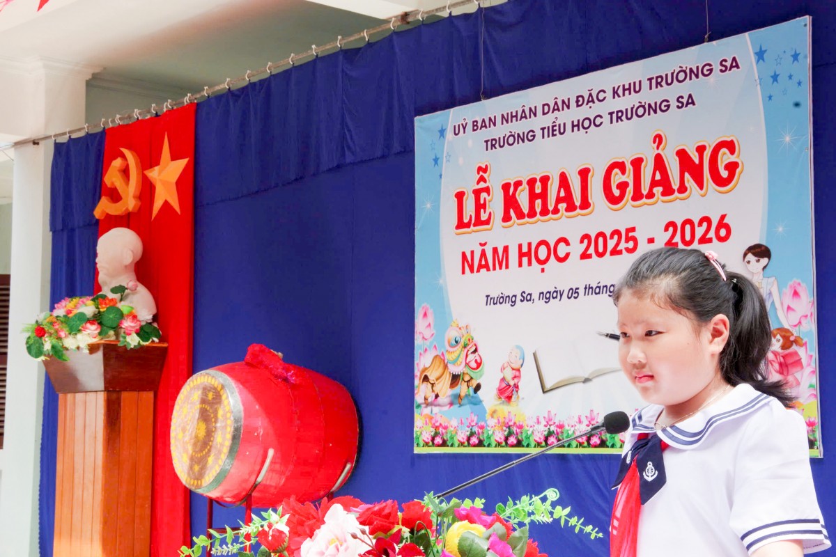 Rộn ràng lễ khai giảng trên quần đảo Trường Sa