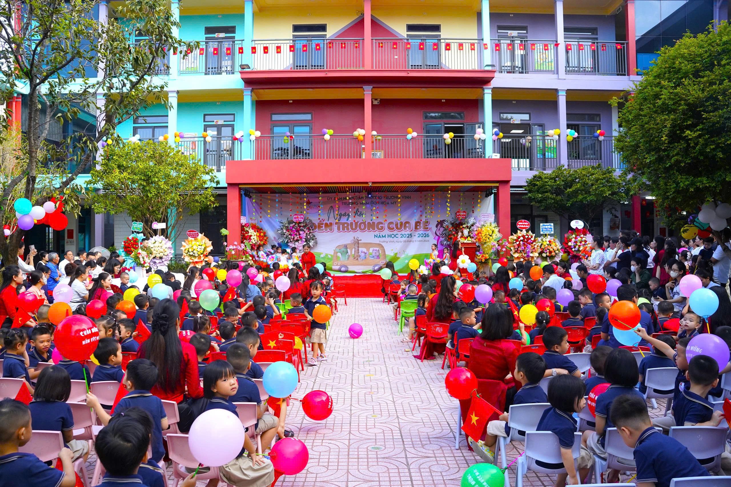 Gần 1 triệu học sinh Nghệ An dự khai giảng năm học mới