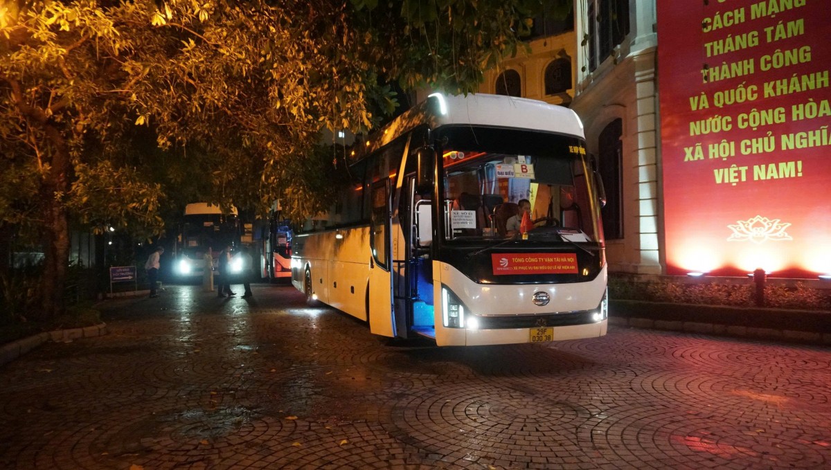 Vận tải hành khách công cộng Thủ đô góp phần vào thành công sự kiện A80