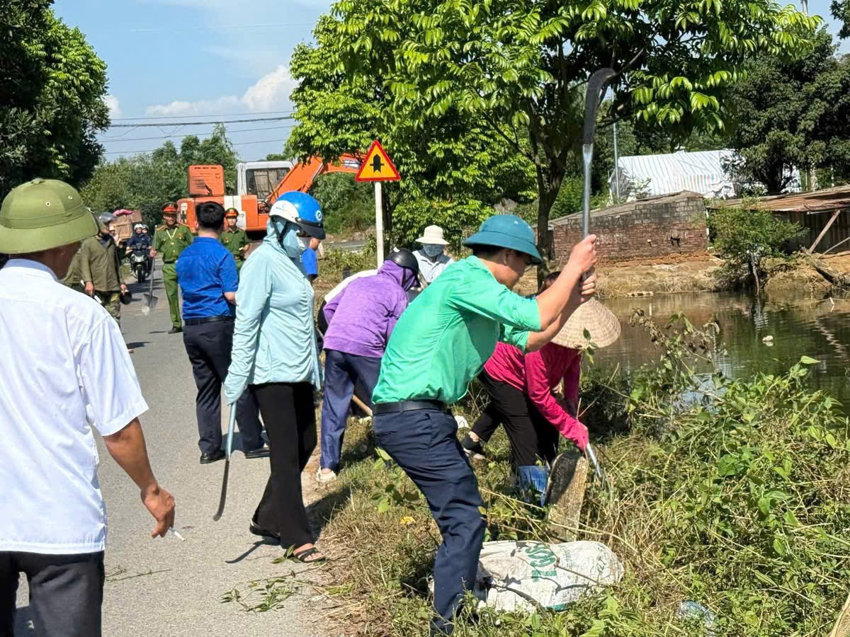 Xã Kiều Phú: Nước rút đến đâu, dọn vệ sinh đến đó sau cơn bão số 5 Xã Kiều Phú: Nước rút đến đâu, dọn vệ sinh đến đó sau cơn bão số 5