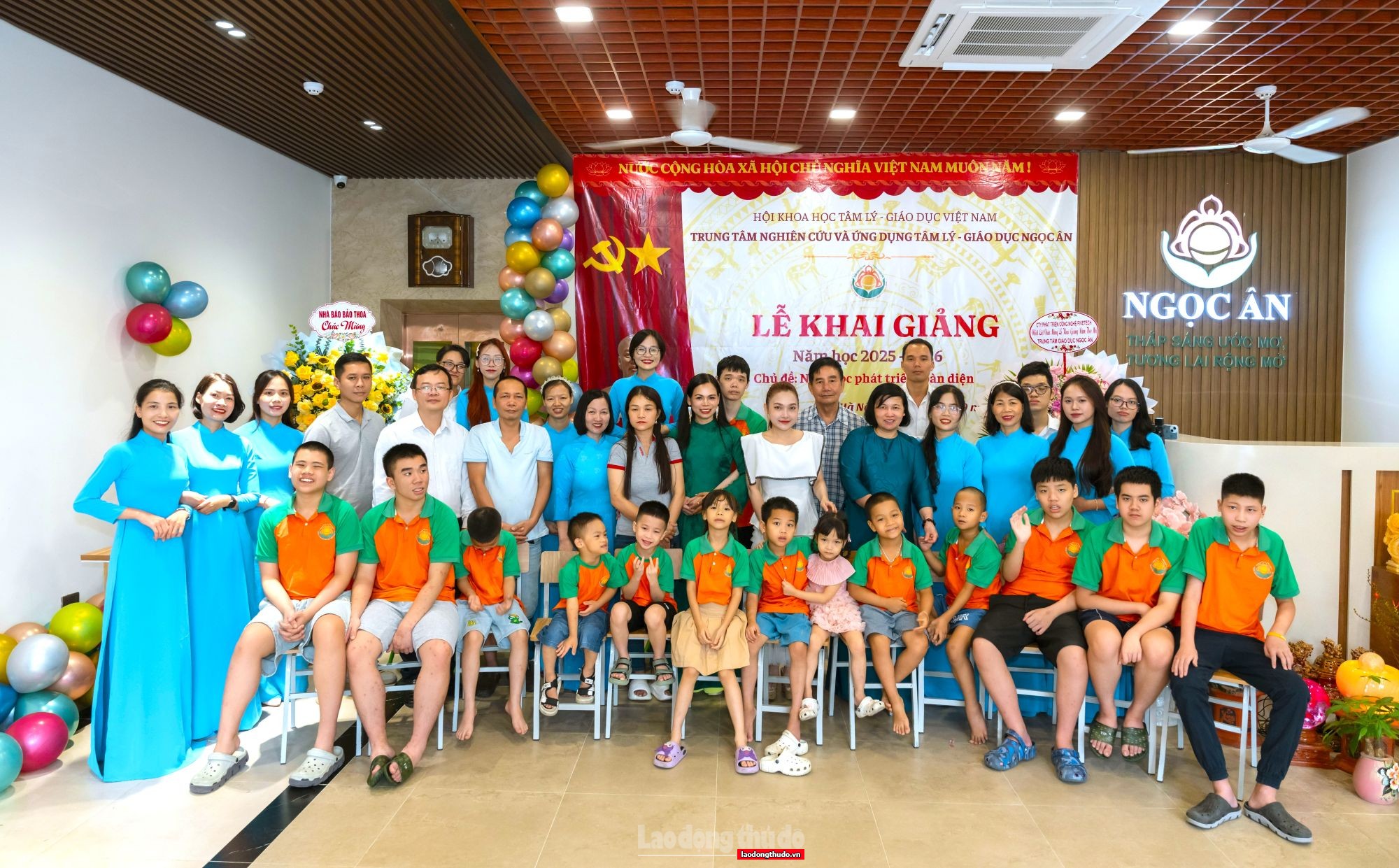 Xúc động lễ khai giảng ở ngôi trường đặc biệt