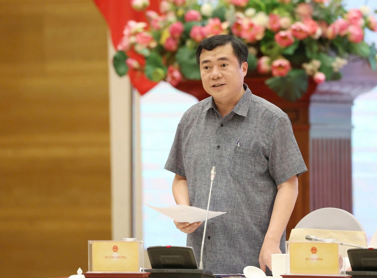 Xuất khẩu hàng hóa quyết tâm tăng 12% trong năm 2025