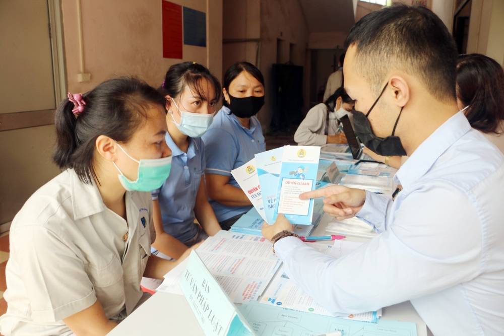 Trung tâm Tư vấn pháp luật và Hỗ  trợ người lao động Công đoàn Hà Nội: Kênh trợ giúp pháp lý tin cậy cho người lao động