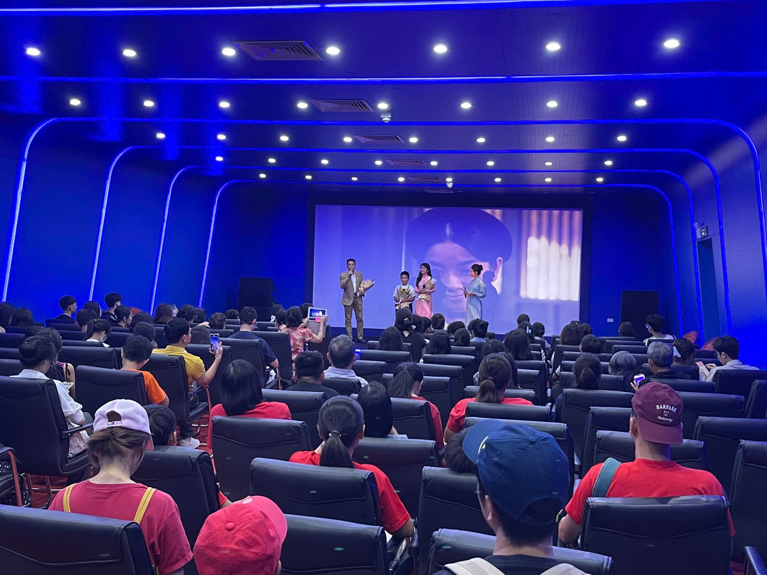 Tiếp tục chiếu phim miễn phí tại Triển lãm Thành tựu đất nước kéo dài từ 6-15/9