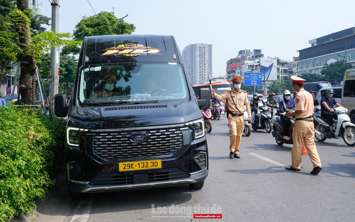 Tăng cường xử phạt xe đi vào làn khẩn cấp tại đường Vành đai 3 trên cao Tăng cường xử phạt xe đi vào làn khẩn cấp tại đường Vành đai 3 trên cao