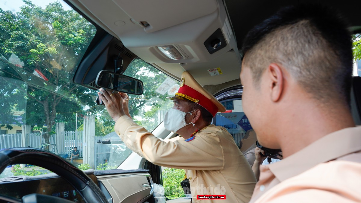 Tăng cường xử phạt xe đi vào làn khẩn cấp tại đường Vành đai 3 trên cao Tăng cường xử phạt xe đi vào làn khẩn cấp tại đường Vành đai 3 trên cao