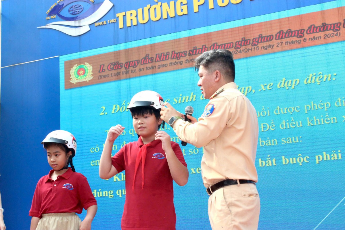 Hà Nội đẩy mạnh tuyên truyền pháp luật, an toàn giao thông đầu năm học mới