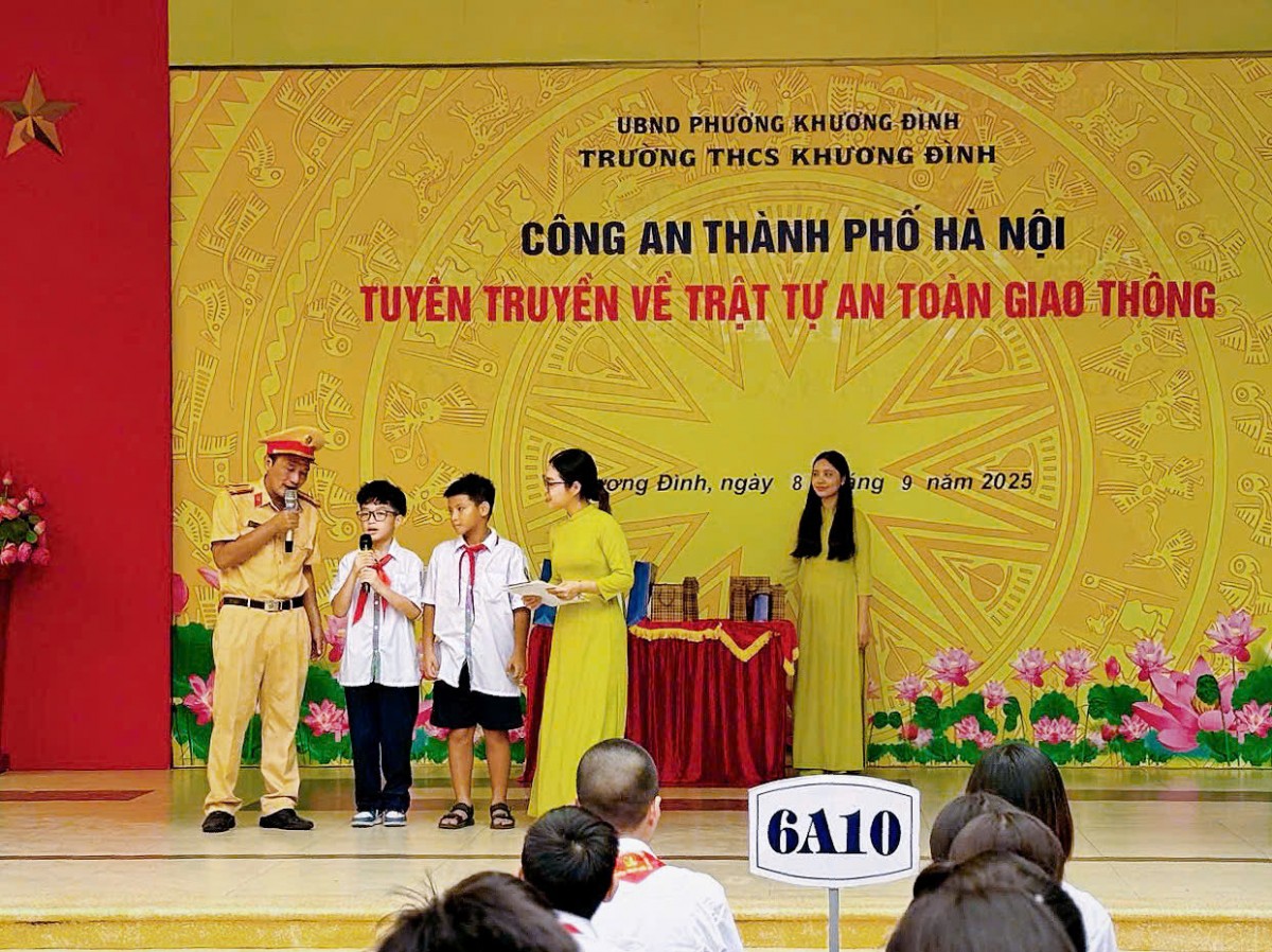 Hà Nội đẩy mạnh tuyên truyền pháp luật, an toàn giao thông đầu năm học mới