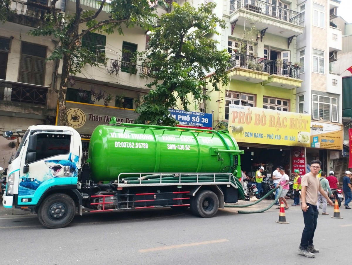 Lại xảy ra sự cố bùn trào khi thi công hầm metro Nhổn - Ga Hà Nội Lại xảy ra sự cố bùn trào khi thi công hầm metro Nhổn - Ga Hà Nội