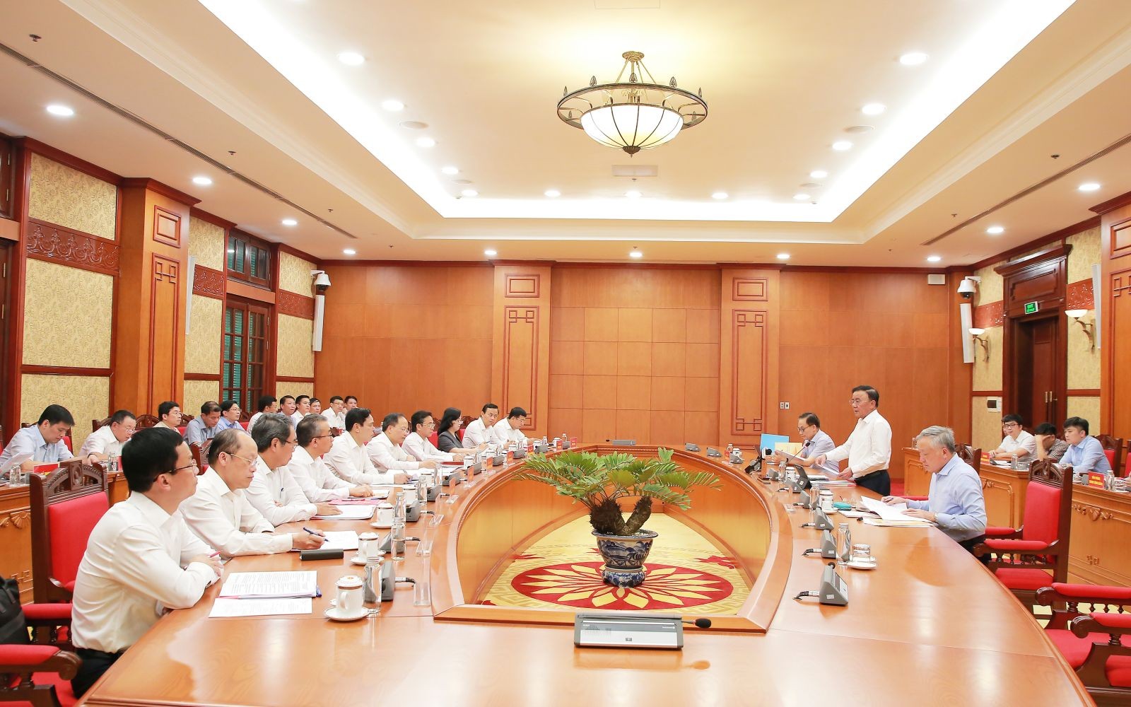 Định hướng số lượng cấp phó của cơ quan, tổ chức trong hệ thống chính trị