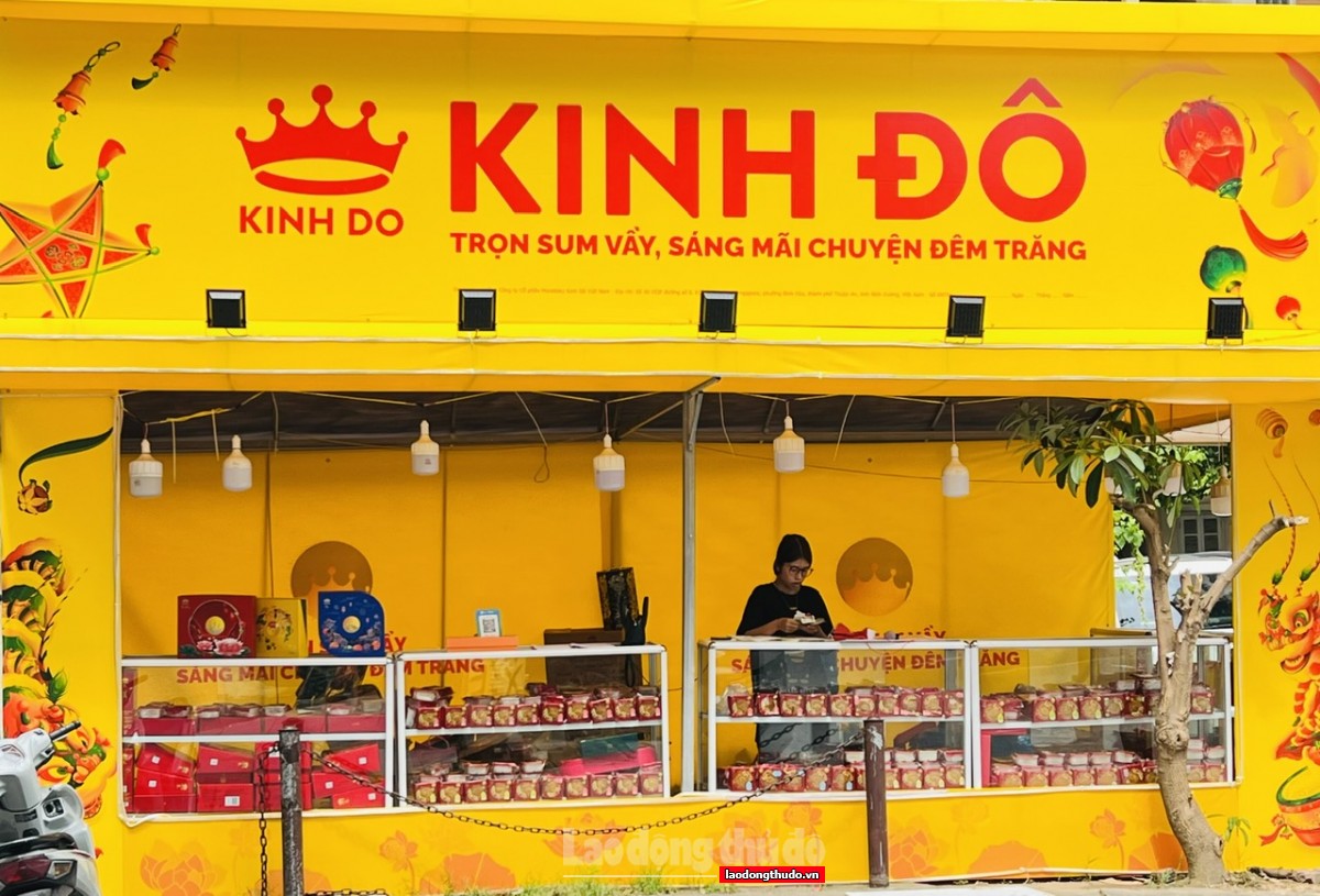 Quầy bánh Trung thu ở Hà Nội “sốt ruột”... ngóng khách